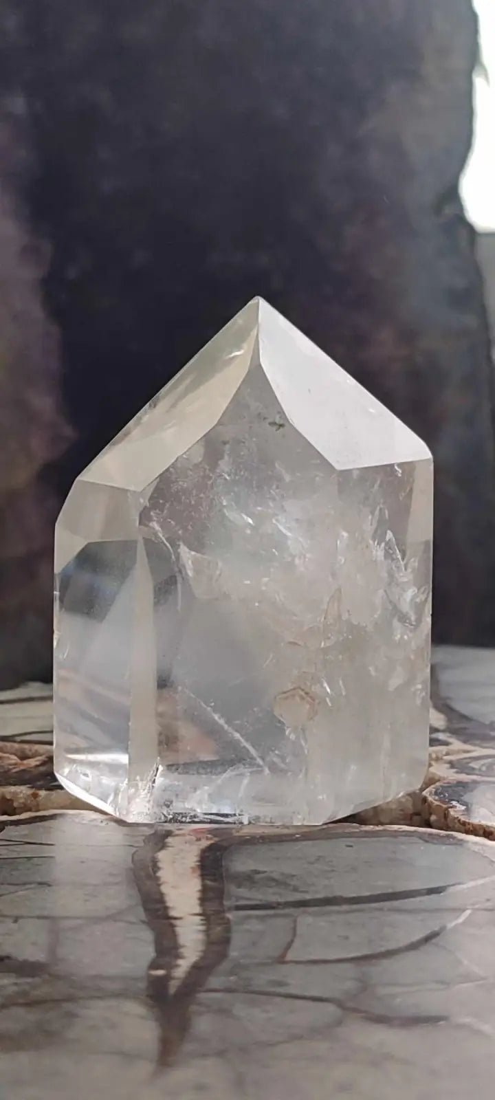 Chargez l&#39;image dans la visionneuse de la galerie, Cristal de roche du Brésil à inclusions fantômes Grade A++++ Cristal de roche à inclusion fantôme
