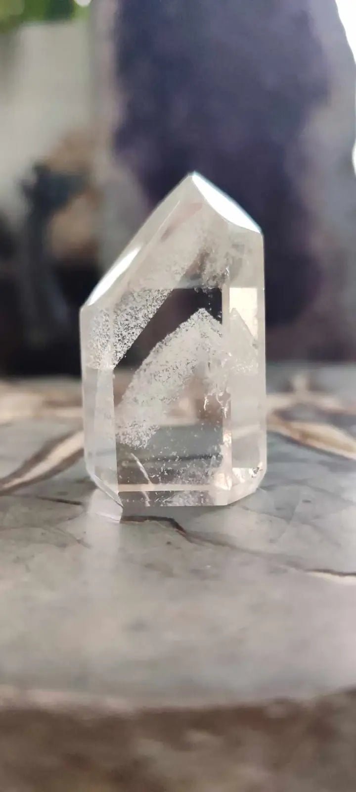 Chargez l&#39;image dans la visionneuse de la galerie, Cristal de roche du Brésil à inclusions fantômes Grade A++++ Cristal de roche à inclusion fantôme
