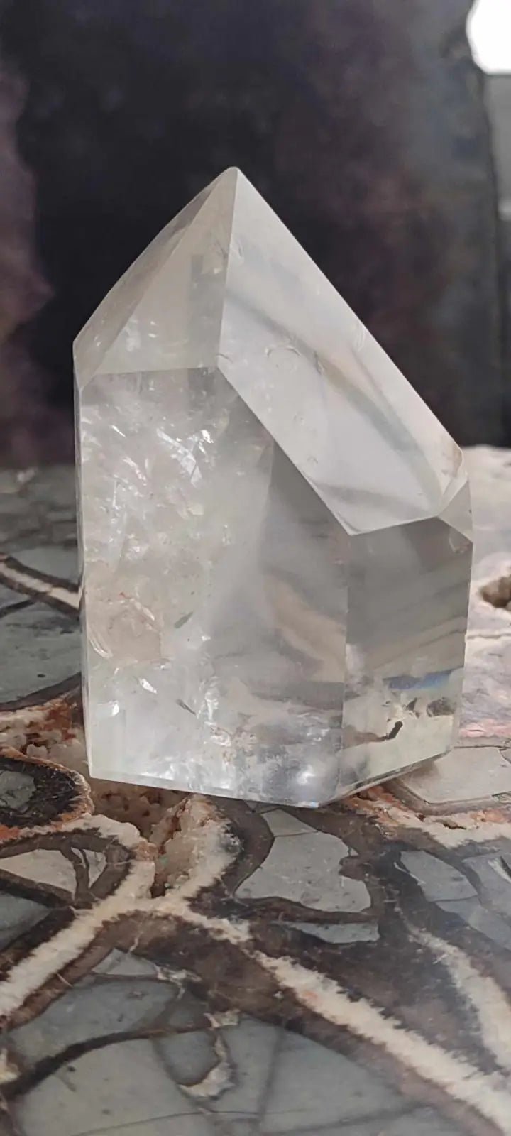 Chargez l&#39;image dans la visionneuse de la galerie, Cristal de roche du Brésil à inclusions fantômes Grade A++++ Cristal de roche à inclusion fantôme
