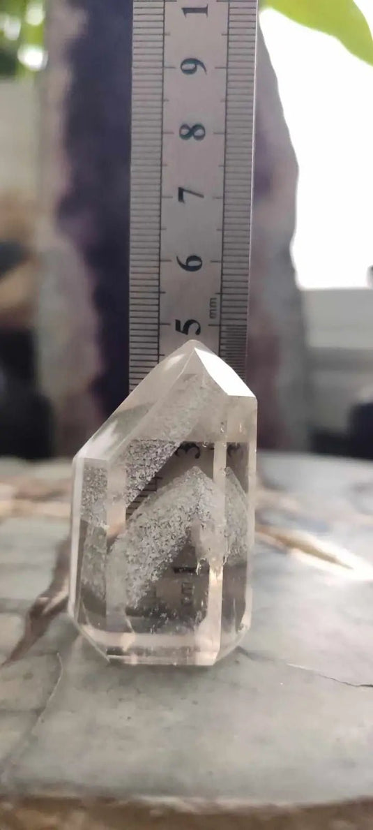 Cristal de roche du Brésil à inclusions fantômes Grade A++++ Cristal de roche à inclusion fantôme