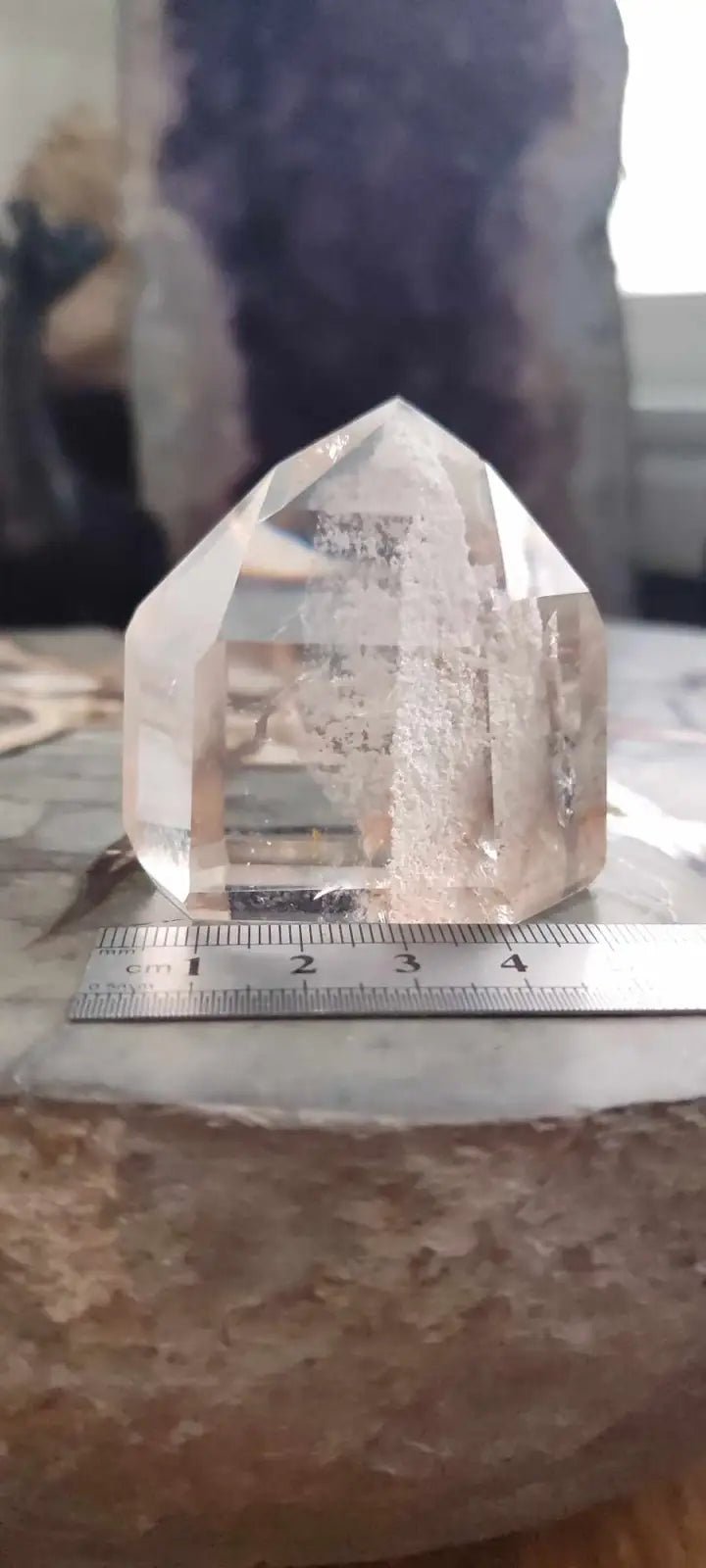 Load image into Gallery viewer, Cristale de roche du Brésil à inclusion fantôme Grade A++++ Cristal de roche à inclusion fantôme
