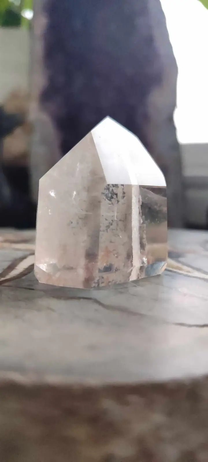 Load image into Gallery viewer, Cristale de roche du Brésil à inclusion fantôme Grade A++++ Cristal de roche à inclusion fantôme
