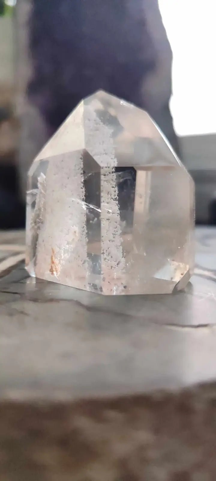 Load image into Gallery viewer, Cristale de roche du Brésil à inclusion fantôme Grade A++++ Cristal de roche à inclusion fantôme
