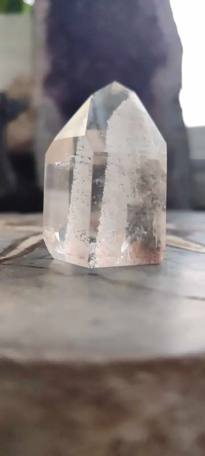 Load image into Gallery viewer, Cristale de roche du Brésil à inclusion fantôme Grade A++++ Cristal de roche à inclusion fantôme
