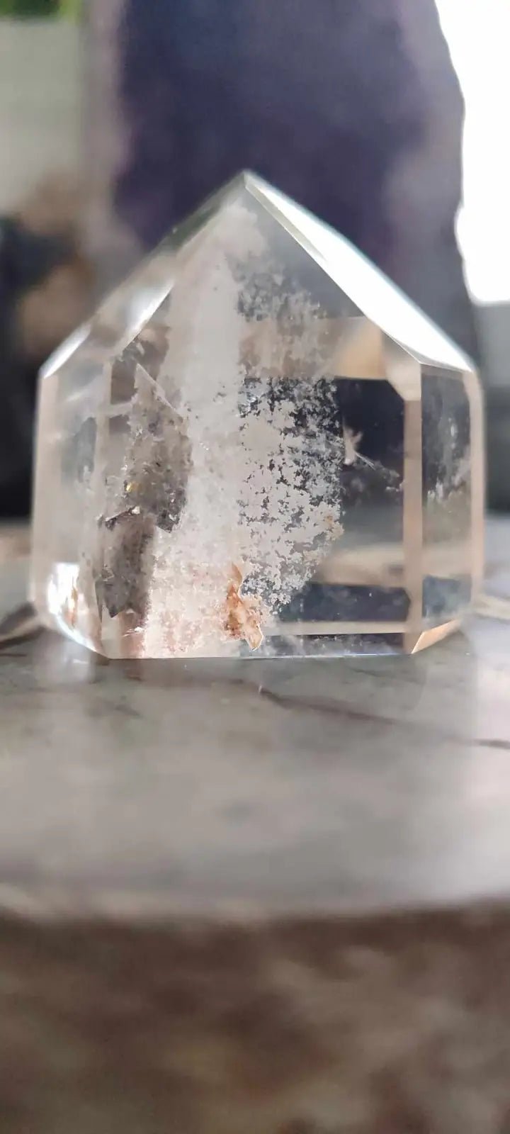 Load image into Gallery viewer, Cristale de roche du Brésil à inclusion fantôme Grade A++++ Cristal de roche à inclusion fantôme
