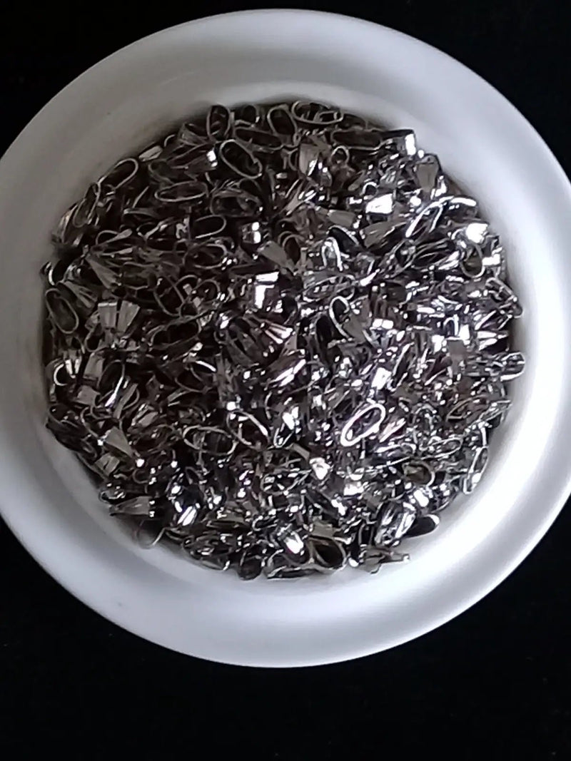 Chargez l'image dans la visionneuse de la galerie, Crochets de bélières pendentifs pour passant cordon Divers coloris Prix à l’unité Crochets pour bélières pendentifs Divers coloris
