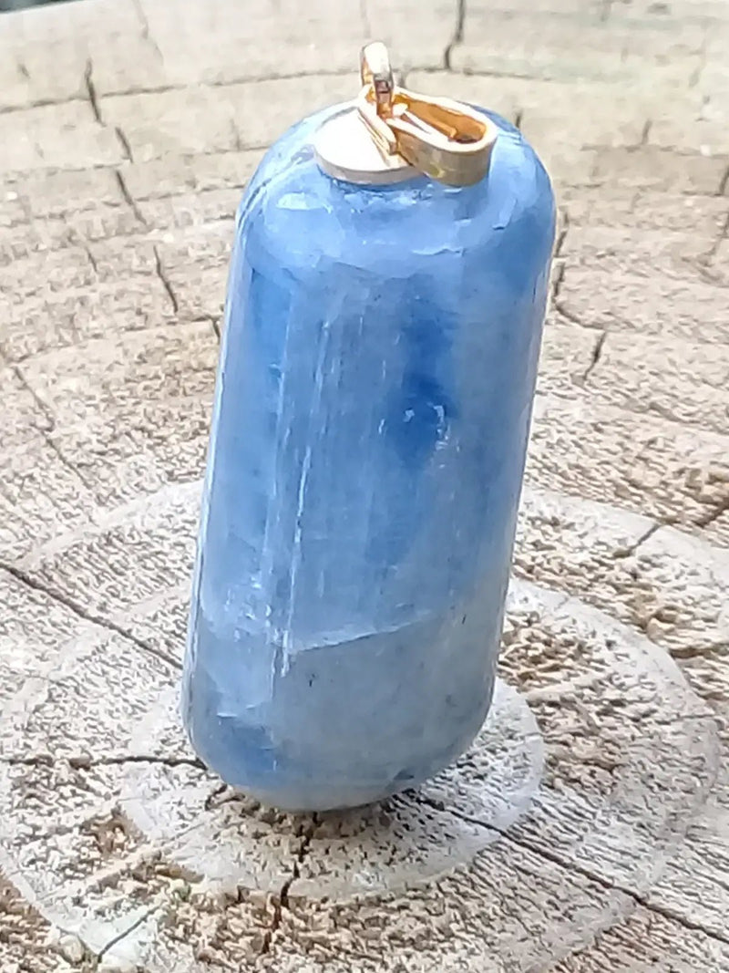 Chargez l&#39;image dans la visionneuse de la galerie, Cyanite bleue ou Dysthène bleue du Brésil pendentif Grade A++++ Fourni avec cordon Cyanite bleue ou Dysthène bleue du Brésil pendentif
