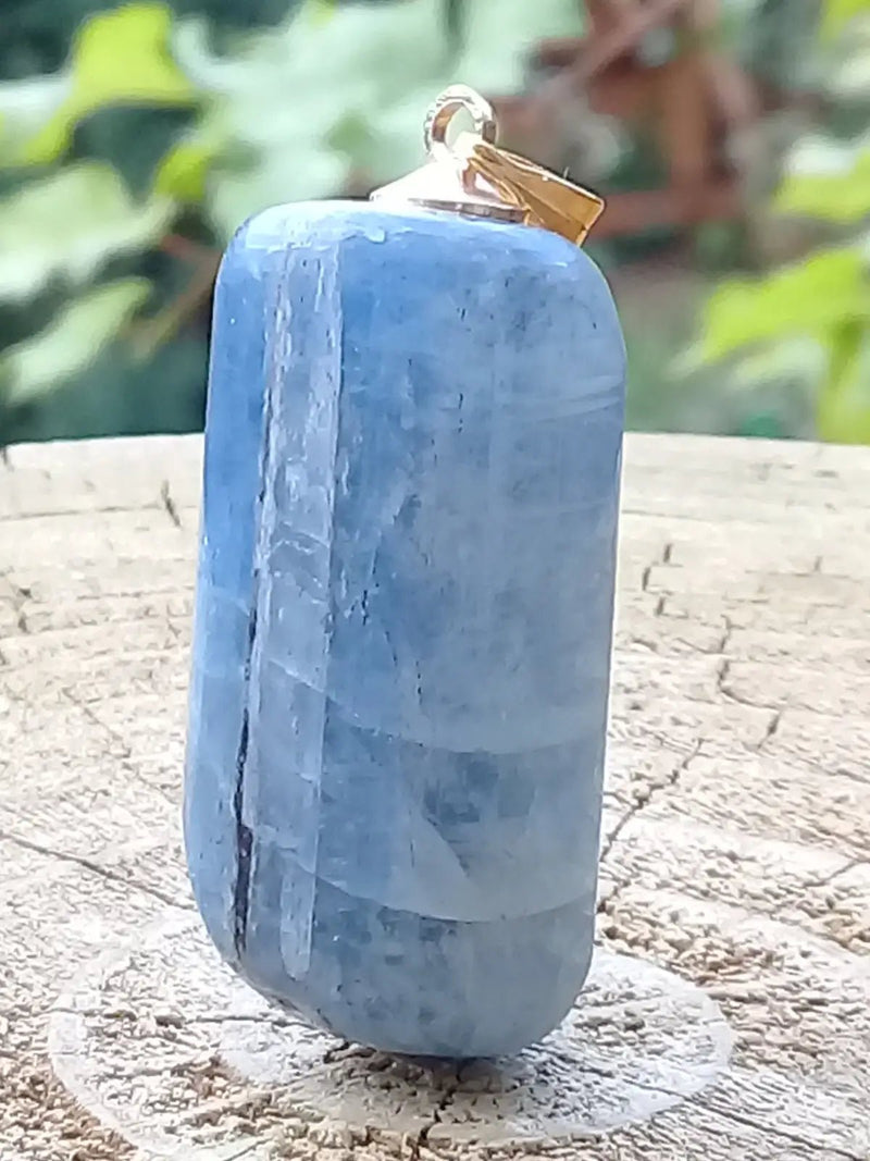 Chargez l&#39;image dans la visionneuse de la galerie, Cyanite bleue ou Dysthène bleue du Brésil pendentif Grade A++++ Fourni avec cordon Cyanite bleue ou Dysthène bleue du Brésil pendentif
