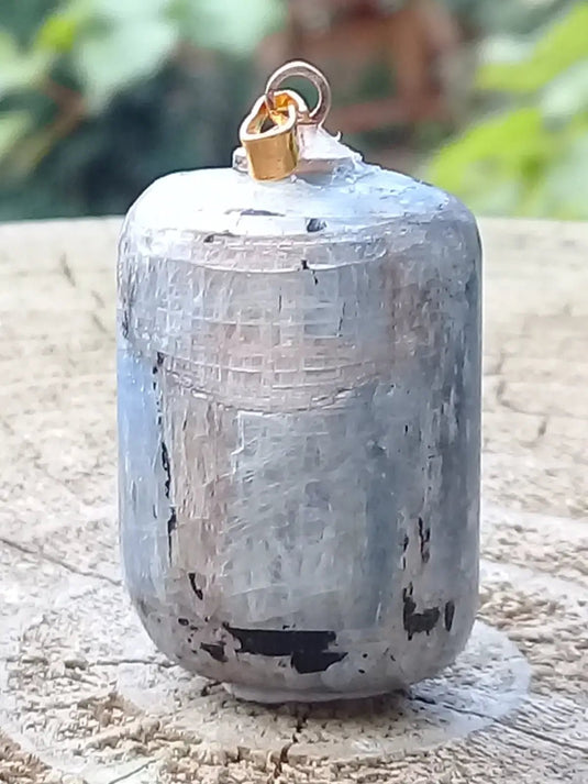 Cyanite bleue ou Dysthène bleue du Brésil pendentif Grade A++++ Fourni avec cordon Cyanite bleue ou Dysthène bleue du Brésil pendentif