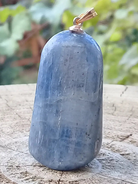 Cyanite bleue ou Dysthène bleue du Brésil pendentif Grade A++++ Fourni avec cordon Cyanite bleue ou Dysthène bleue du Brésil pendentif