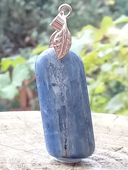 Cyanite bleue ou Dysthène bleue du Brésil pendentif Grade A++++ Fourni avec cordon Cyanite bleue ou Dysthène bleue du Brésil pendentif