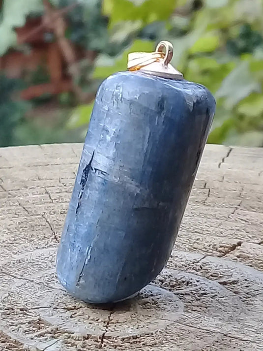 Cyanite bleue ou Dysthène bleue du Brésil pendentif Grade A++++ Fourni avec cordon Cyanite bleue ou Dysthène bleue du Brésil pendentif