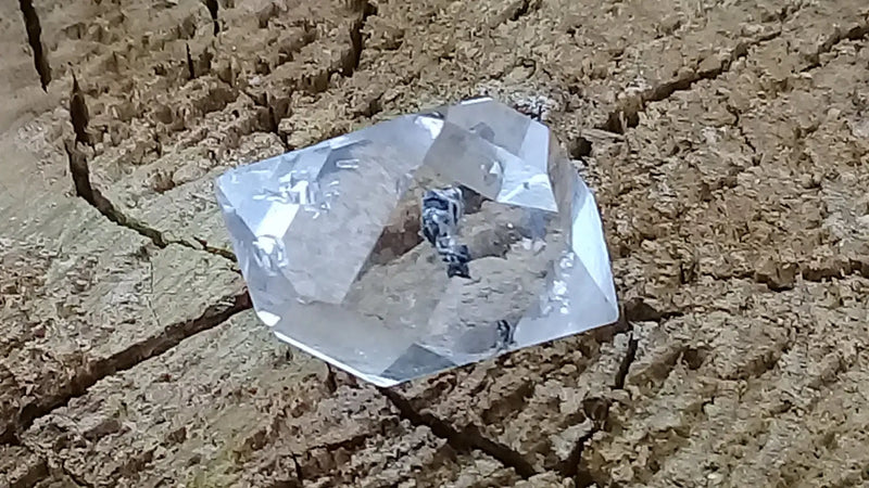 Cargue la imagen en el visor de la galería, Diamant de Herkimer Grade A ++++ Diamant de Herkimer Dans la besace du p&#39;tit Poucet...   
