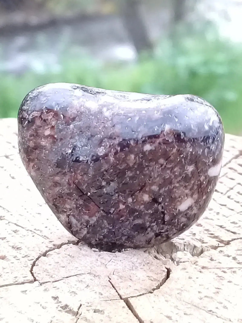 Load image into Gallery viewer, Dravite ou Tourmaline brune du Brésil pierre roulée Grade A++++ Dravite ou Tourmaline brune du Brésil pierre roulée
