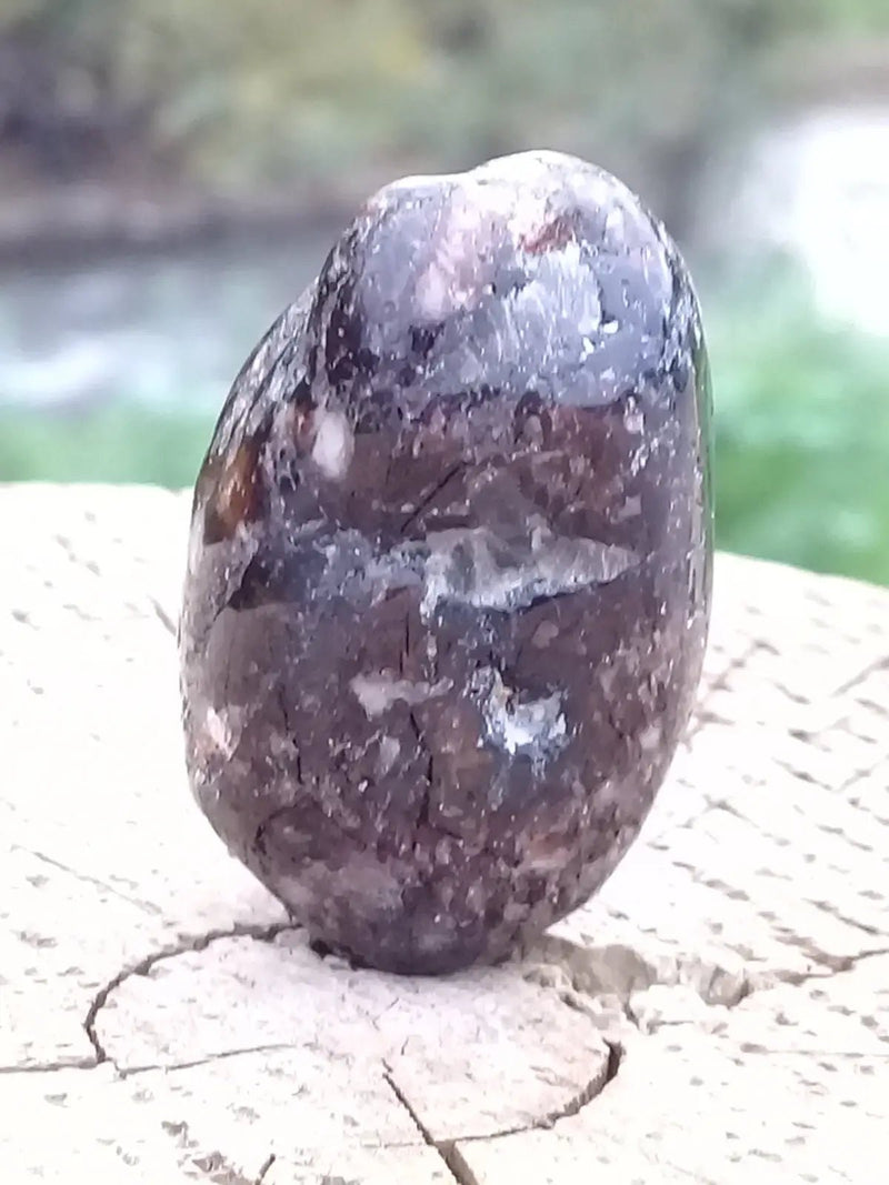 Load image into Gallery viewer, Dravite ou Tourmaline brune du Brésil pierre roulée Grade A++++ Dravite ou Tourmaline brune du Brésil pierre roulée
