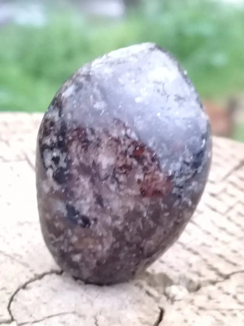 Chargez l&#39;image dans la visionneuse de la galerie, Dravite ou Tourmaline brune du Brésil pierre roulée Grade A++++ Dravite ou Tourmaline brune du Brésil pierre roulée
