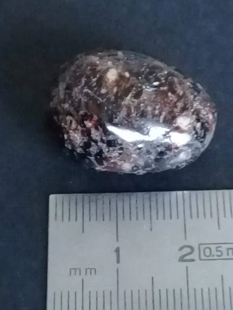 Load image into Gallery viewer, Dravite ou Tourmaline brune du Brésil pierre roulée Grade A++++ Dravite ou Tourmaline brune du Brésil pierre roulée
