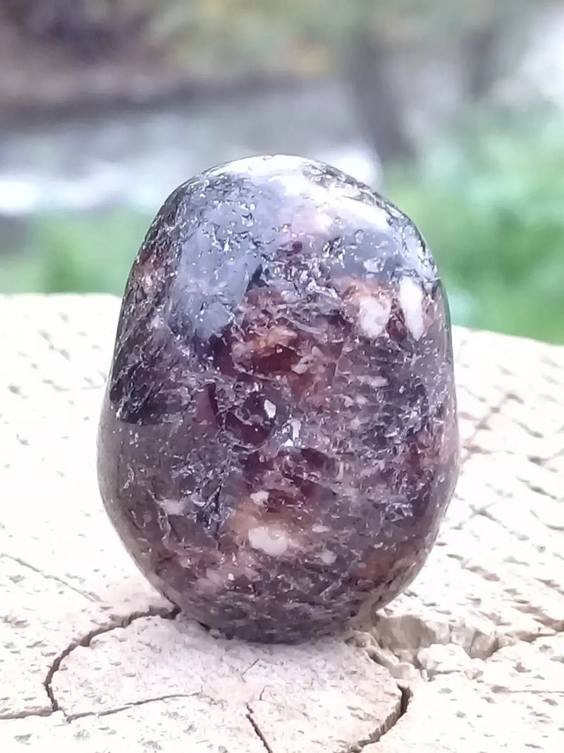 Load image into Gallery viewer, Dravite ou Tourmaline brune du Brésil pierre roulée Grade A++++ Dravite ou Tourmaline brune du Brésil pierre roulée
