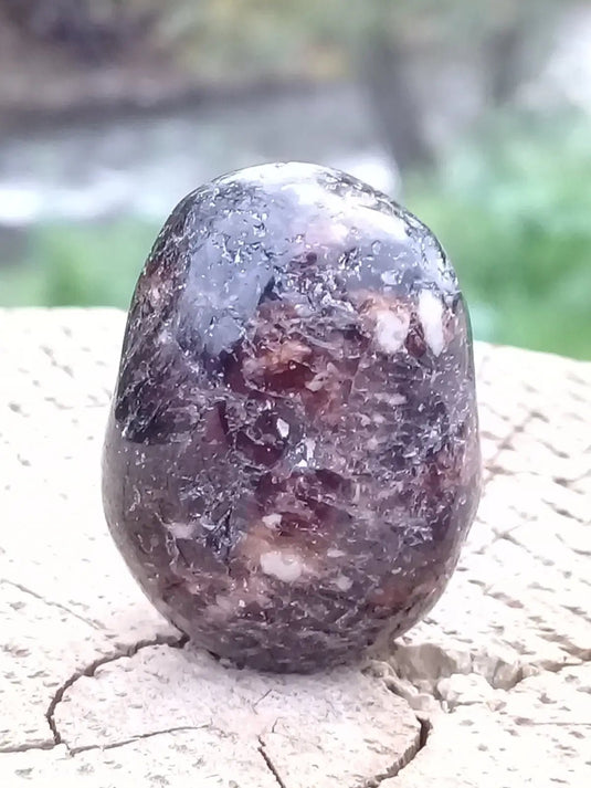 Dravite ou Tourmaline brune du Brésil pierre roulée Grade A++++ Dravite ou Tourmaline brune du Brésil pierre roulée