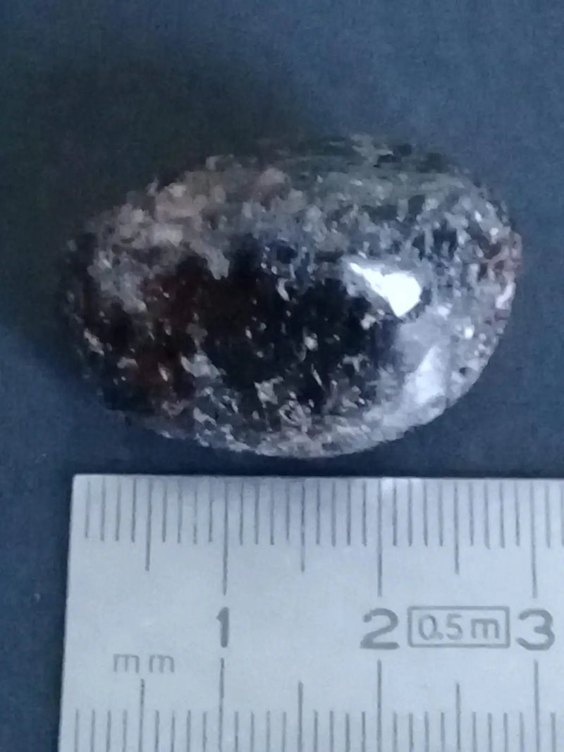 Chargez l&#39;image dans la visionneuse de la galerie, Dravite ou Tourmaline brune du Brésil pierre roulée Grade A++++ Dravite ou Tourmaline brune du Brésil pierre roulée
