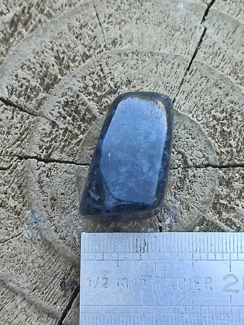 Load image into Gallery viewer, Dumortiérite du Brésil pierre roulée Grade A++++ Dumortiérite pierre roulée
