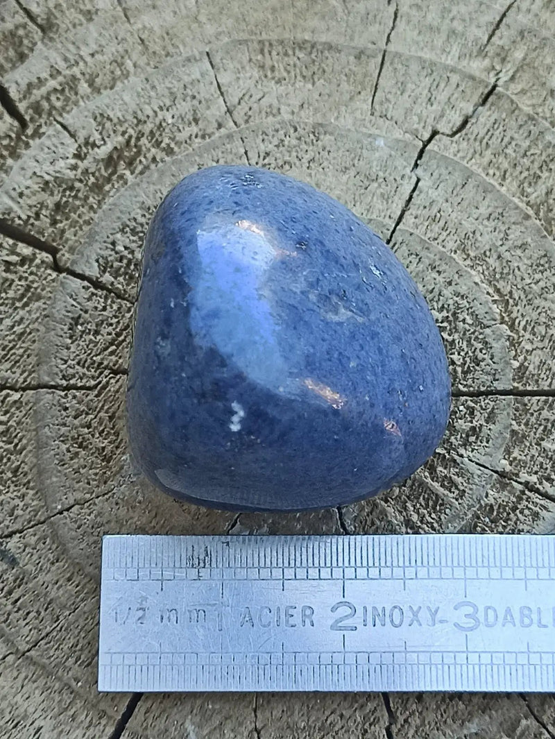 Chargez l&#39;image dans la visionneuse de la galerie, Dumortiérite du Brésil pierre roulée Grade A++++ Dumortiérite pierre roulée
