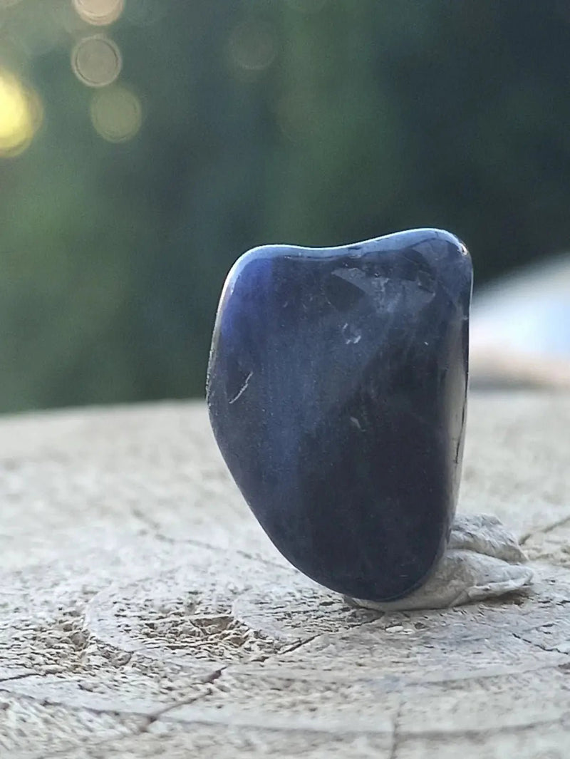 Load image into Gallery viewer, Dumortiérite du Brésil pierre roulée Grade A++++ Dumortiérite pierre roulée
