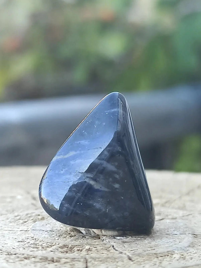 Load image into Gallery viewer, Dumortiérite du Brésil pierre roulée Grade A++++ Dumortiérite pierre roulée
