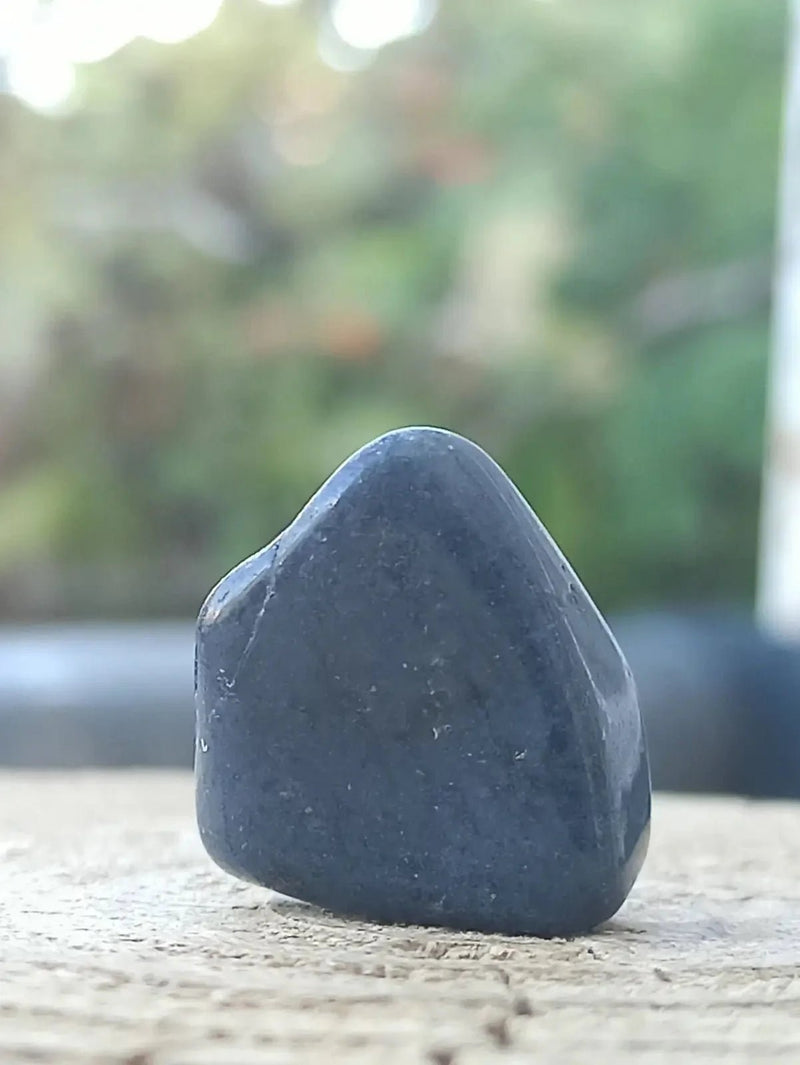 Load image into Gallery viewer, Dumortiérite du Brésil pierre roulée Grade A++++ Dumortiérite pierre roulée
