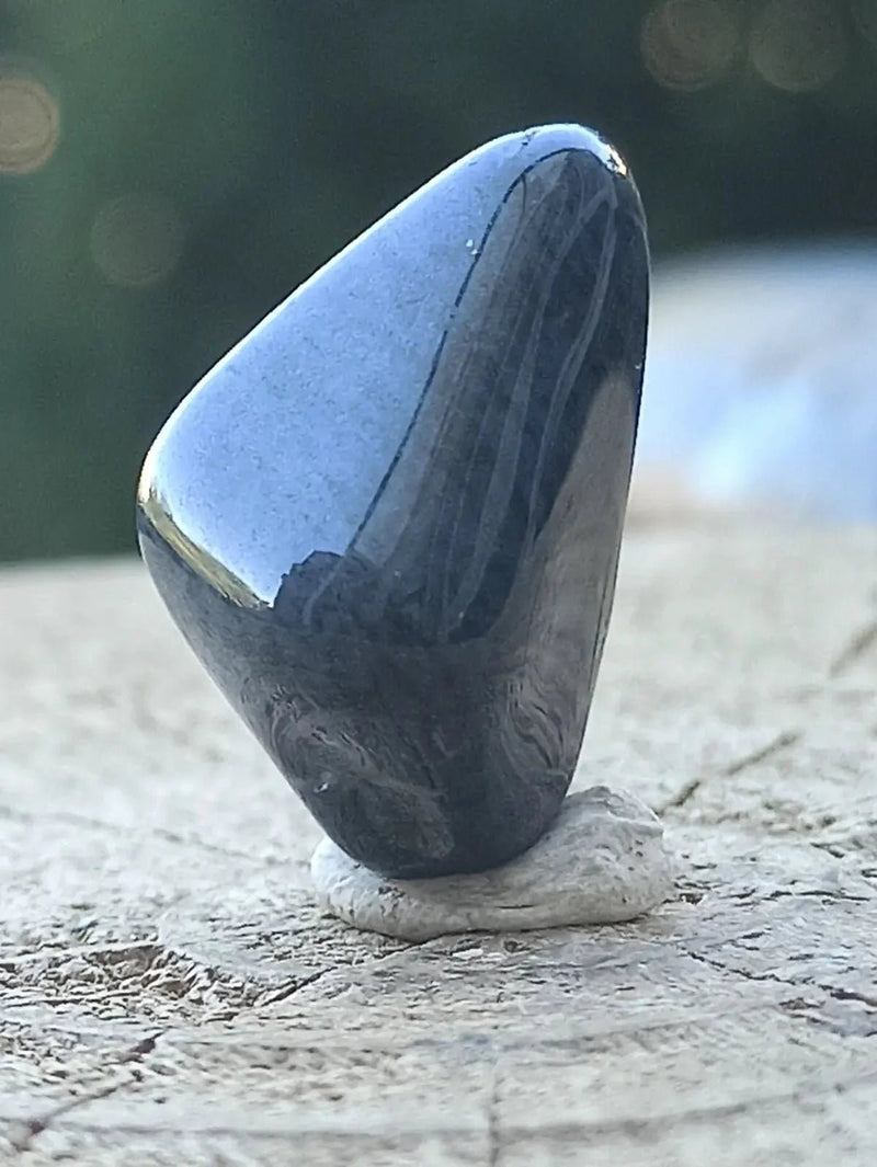 Chargez l&#39;image dans la visionneuse de la galerie, Dumortiérite du Brésil pierre roulée Grade A++++ Dumortiérite pierre roulée
