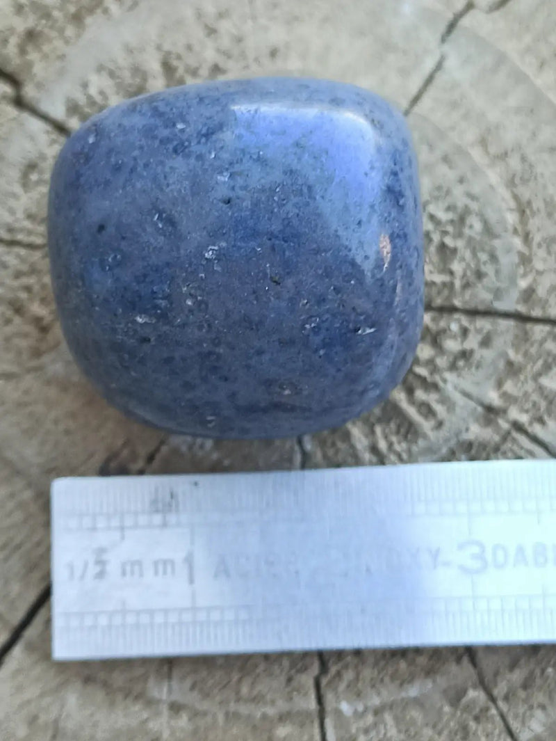 Chargez l&#39;image dans la visionneuse de la galerie, Dumortiérite du Brésil pierre roulée Grade A++++ Dumortiérite pierre roulée
