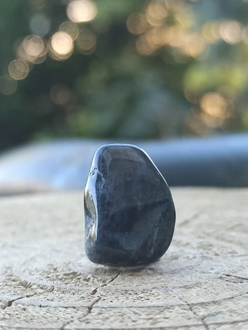 Load image into Gallery viewer, Dumortiérite du Brésil pierre roulée Grade A++++ Dumortiérite pierre roulée
