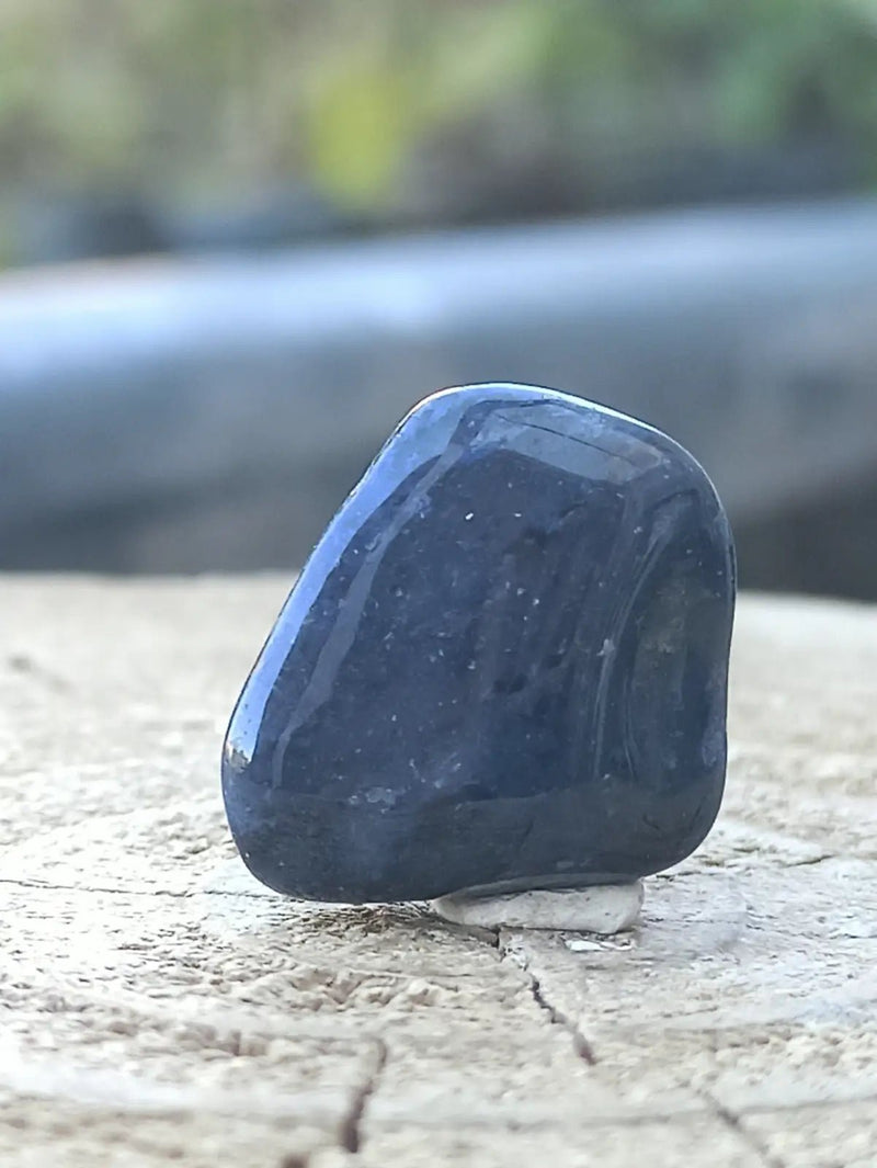 Load image into Gallery viewer, Dumortiérite du Brésil pierre roulée Grade A++++ Dumortiérite pierre roulée
