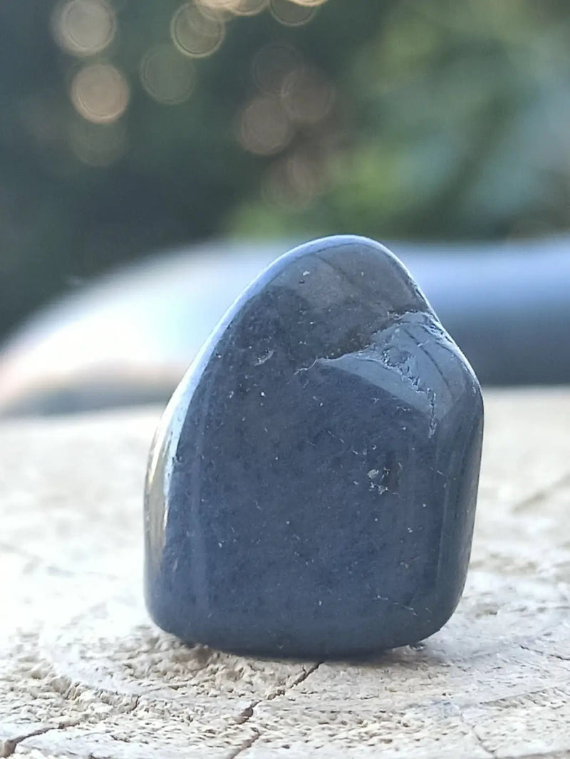 Load image into Gallery viewer, Dumortiérite du Brésil pierre roulée Grade A++++ Dumortiérite pierre roulée
