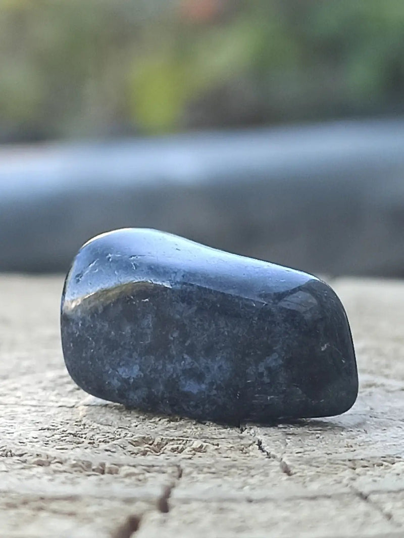 Load image into Gallery viewer, Dumortiérite du Brésil pierre roulée Grade A++++ Dumortiérite pierre roulée
