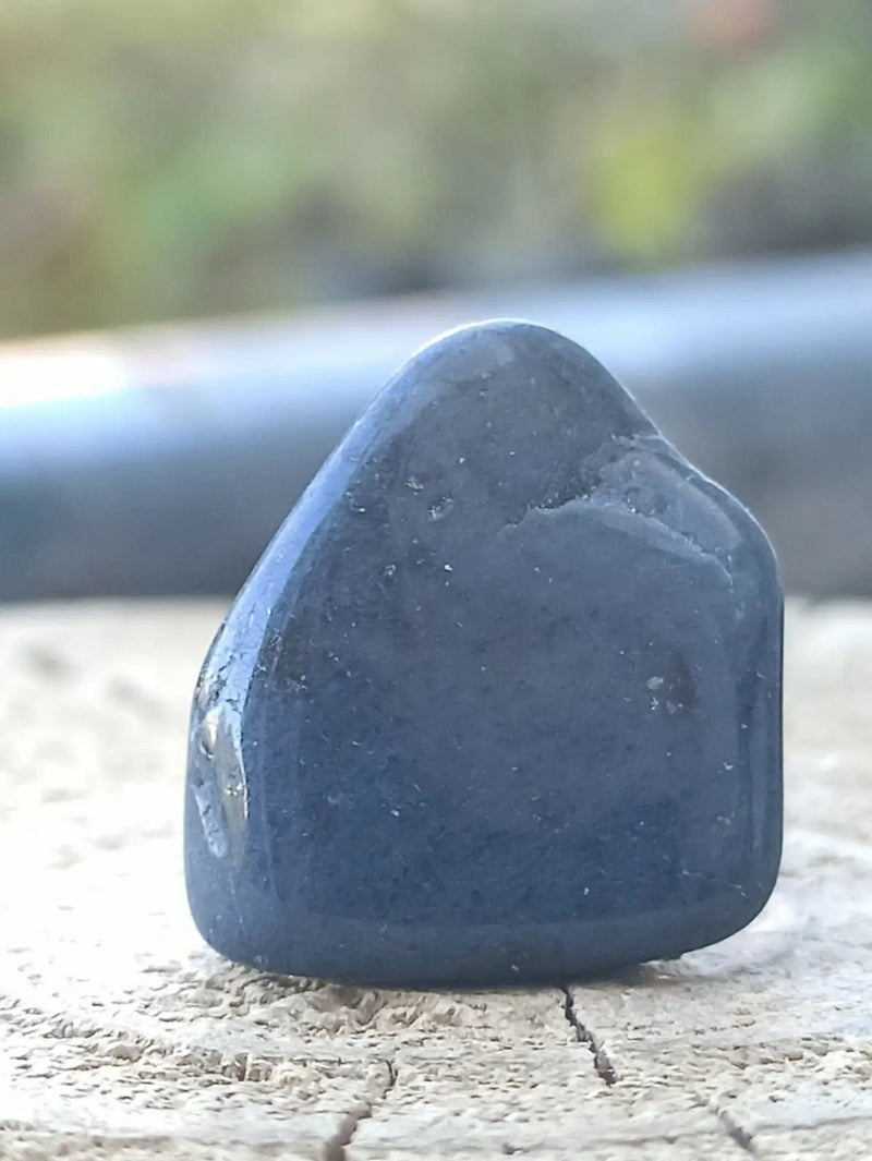 Load image into Gallery viewer, Dumortiérite du Brésil pierre roulée Grade A++++ Dumortiérite pierre roulée
