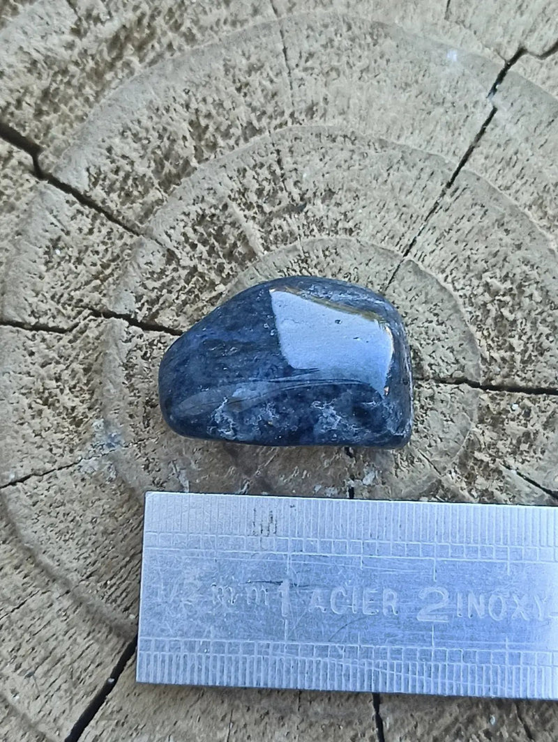 Load image into Gallery viewer, Dumortiérite du Brésil pierre roulée Grade A++++ Dumortiérite pierre roulée
