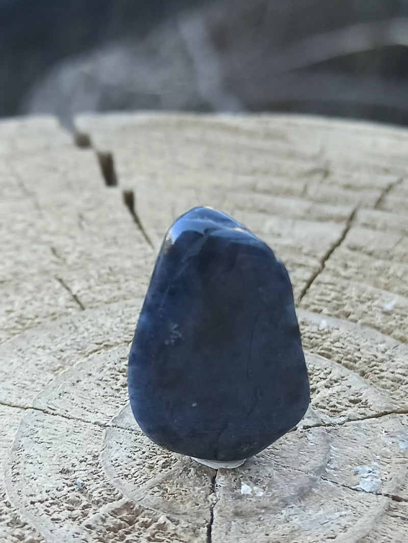 Cargue la imagen en el visor de la galería, Dumortiérite du Brésil pierre roulée Grade A++++ Dumortiérite pierre roulée Dans la besace du p&#39;tit Poucet   
