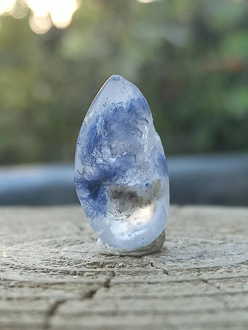 Load image into Gallery viewer, Dumortiérite/Quartz du Brésil RARE pierre roulée Grade A++++ Dumortiérite pierre roulée
