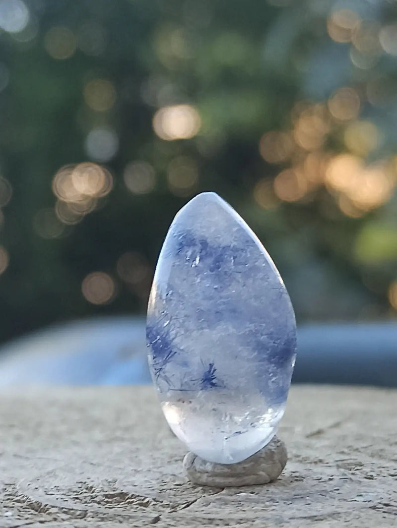 Load image into Gallery viewer, Dumortiérite/Quartz du Brésil RARE pierre roulée Grade A++++ Dumortiérite pierre roulée
