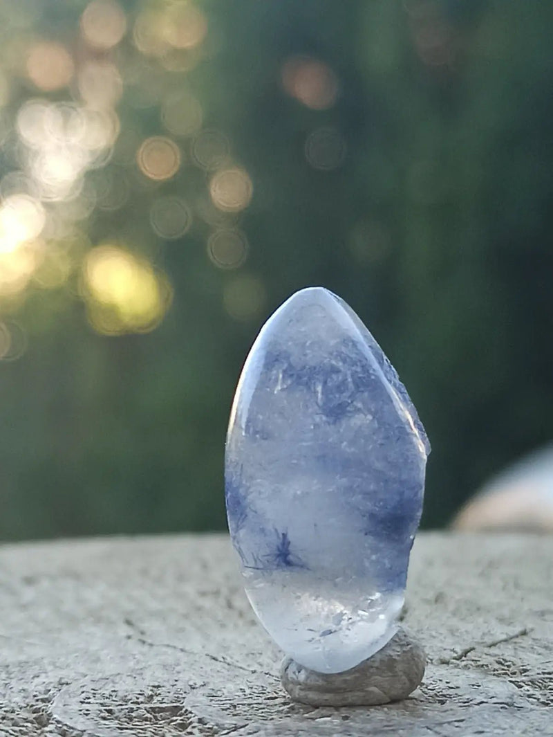 Load image into Gallery viewer, Dumortiérite/Quartz du Brésil RARE pierre roulée Grade A++++ Dumortiérite pierre roulée
