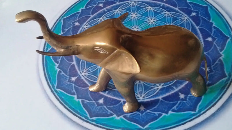 Загрузить изображение в просмотрщик галереи, Éléphant en bronze Éléphant en bronze Dans la besace du p&#39;tit Poucet...   
