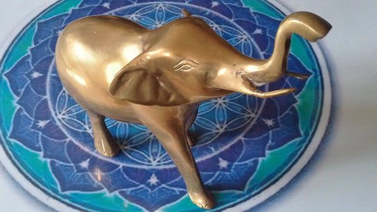 Éléphant en bronze Éléphant en bronze Dans la besace du p'tit Poucet...   