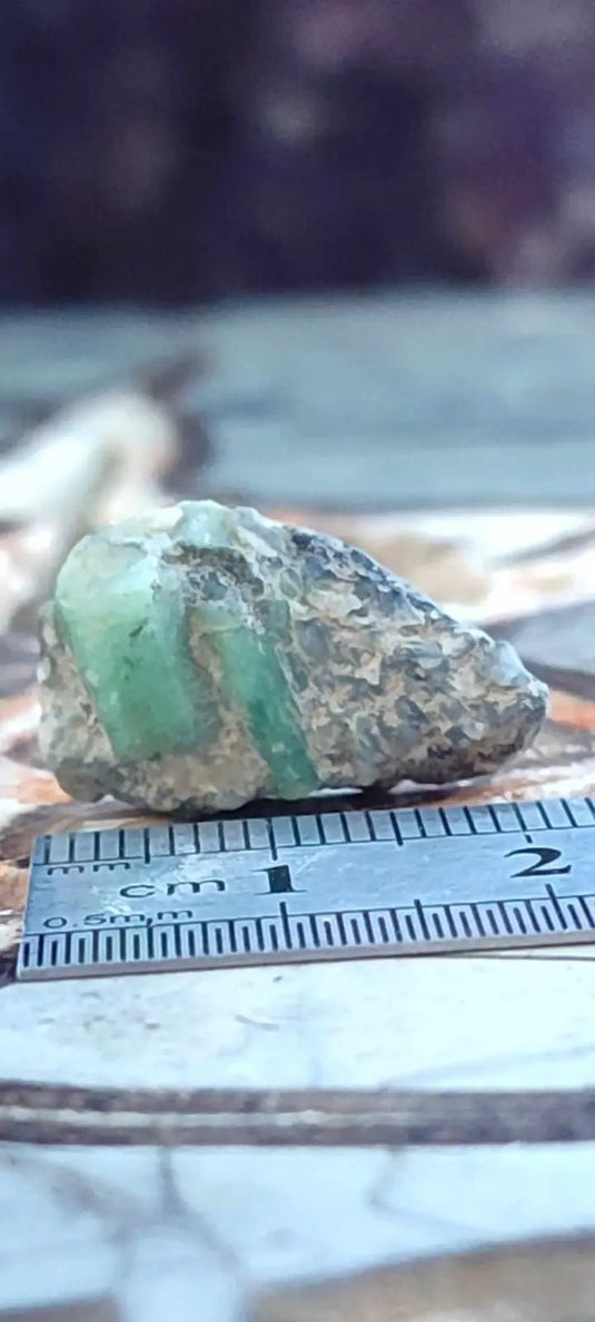 Emeraude de Colombie pierre brute Grade A++++ Emeraude pierre brute