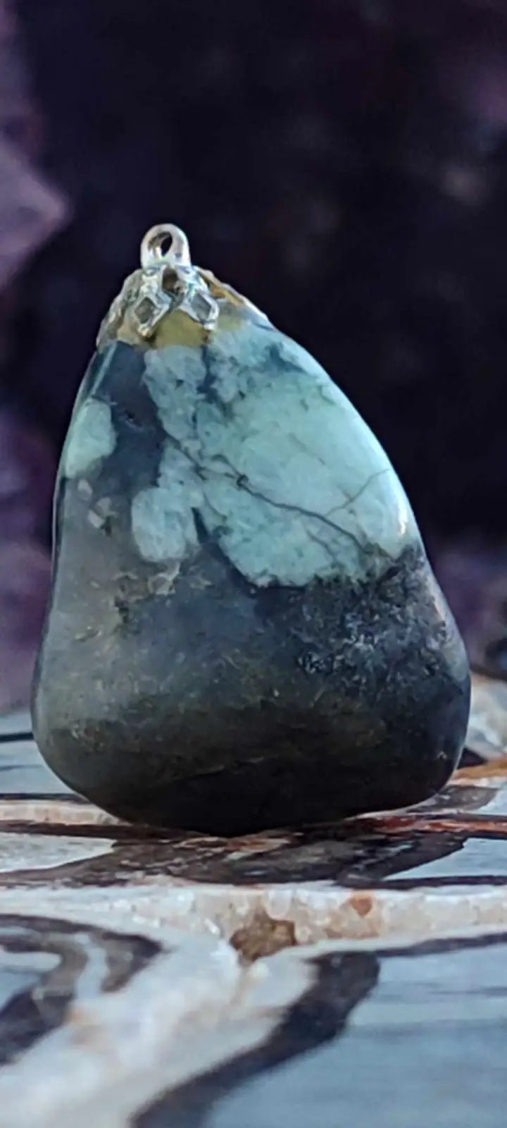 Load image into Gallery viewer, Emeraude de Zambie pendentif Grade A++++ (fourni avec cordon) Emeraude pendentif
