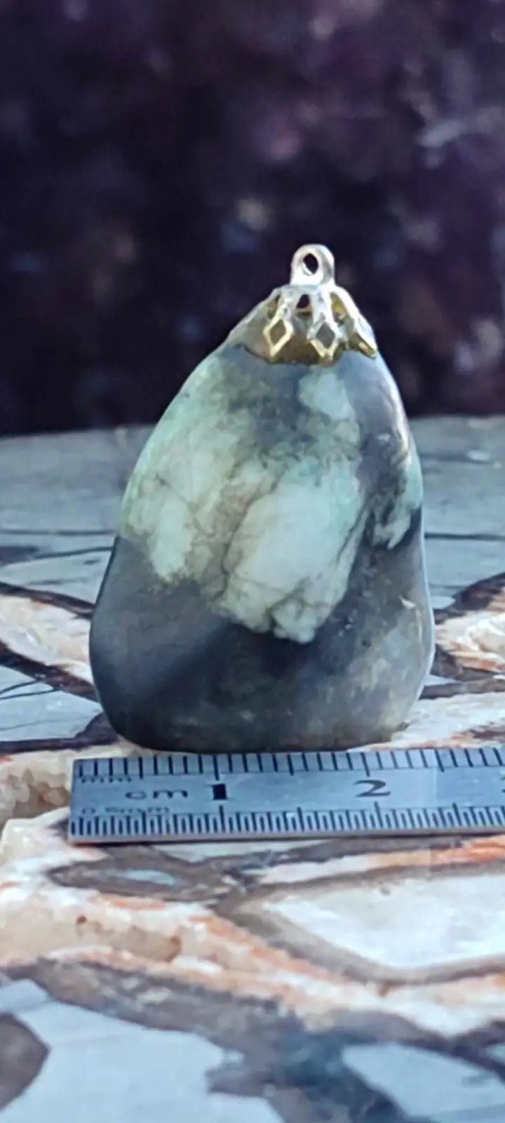 Load image into Gallery viewer, Emeraude de Zambie pendentif Grade A++++ (fourni avec cordon) Emeraude pendentif
