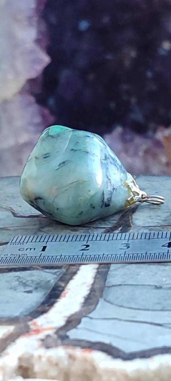 Chargez l&#39;image dans la visionneuse de la galerie, Emeraude de Zambie pendentif Grade A++++ (fourni avec cordon) Emeraude pendentif
