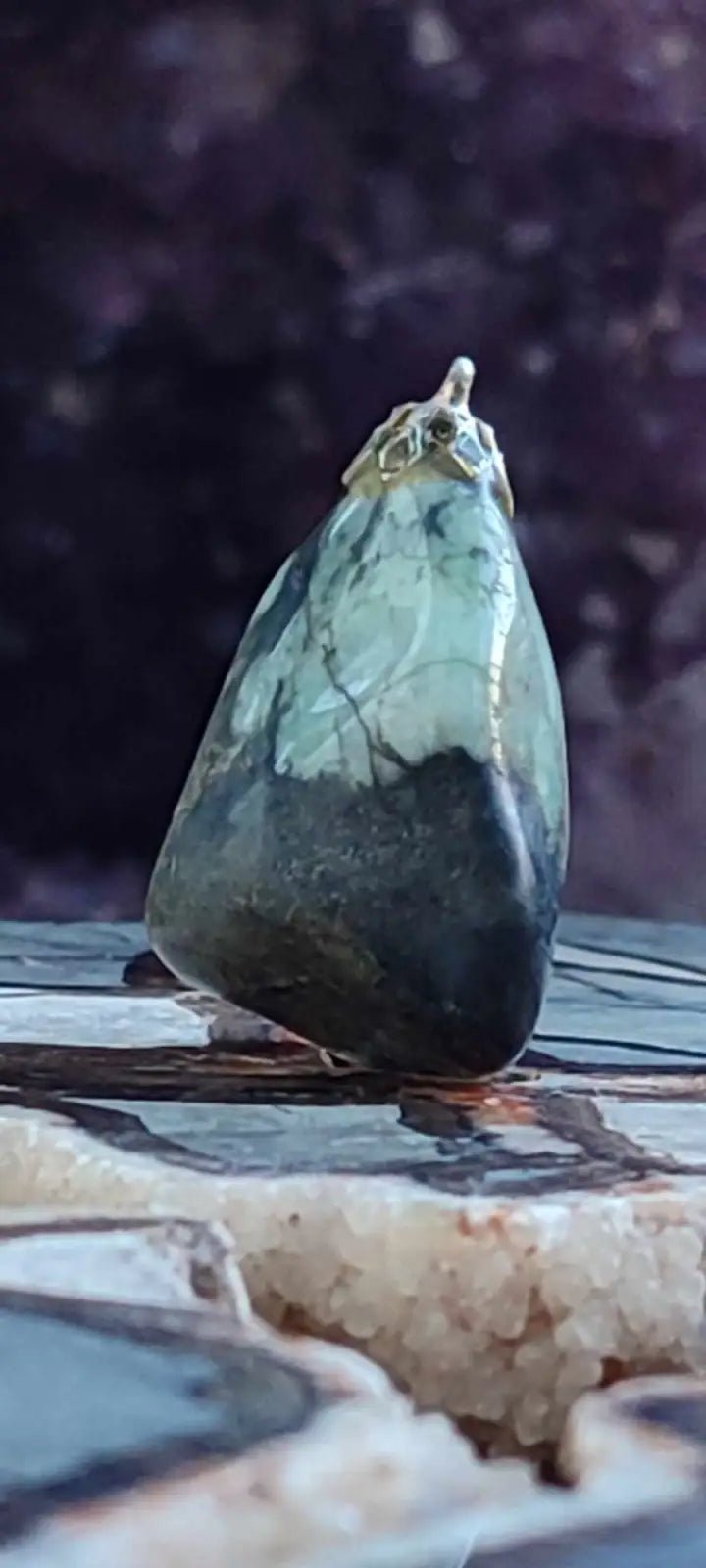 Load image into Gallery viewer, Emeraude de Zambie pendentif Grade A++++ (fourni avec cordon) Emeraude pendentif
