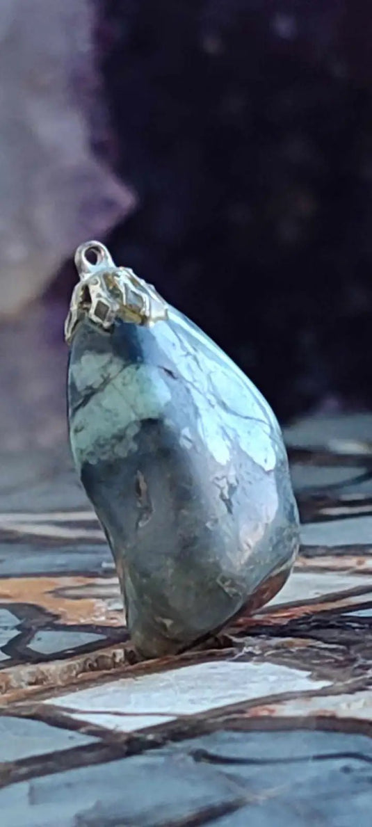 Emeraude de Zambie pendentif Grade A++++ (fourni avec cordon) Emeraude pendentif