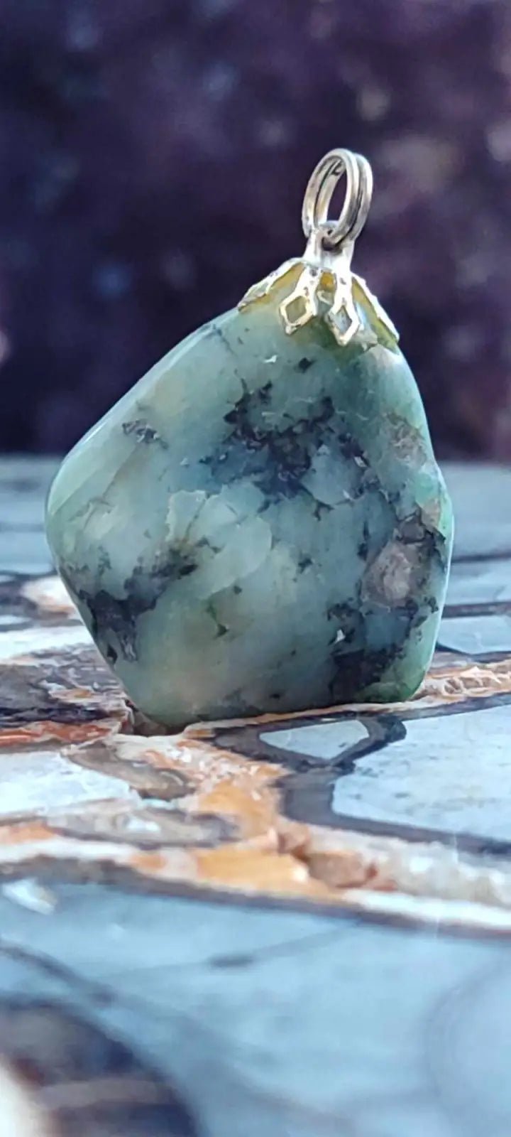 Chargez l&#39;image dans la visionneuse de la galerie, Emeraude de Zambie pendentif Grade A++++ (fourni avec cordon) Emeraude pendentif
